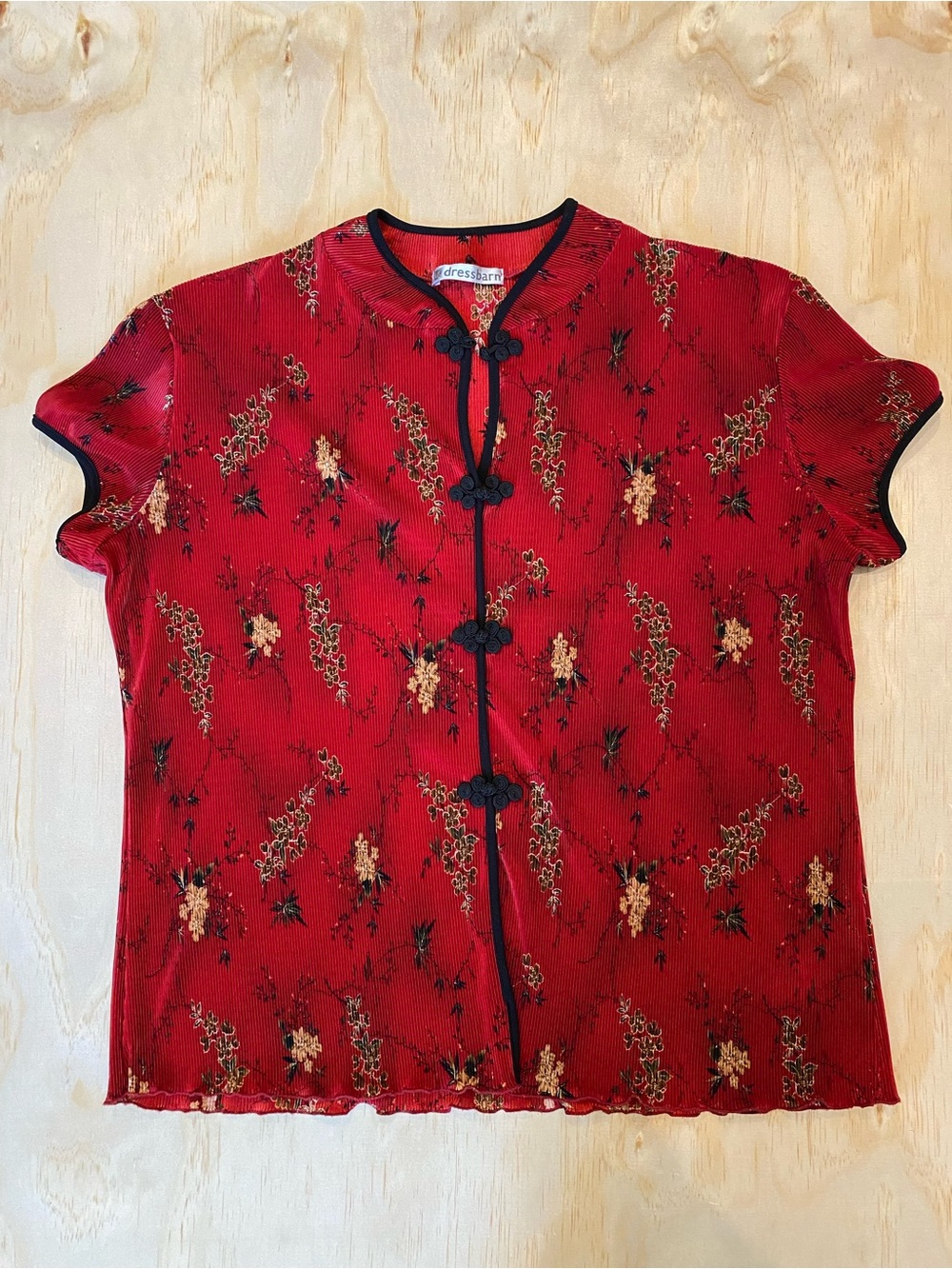 Dressbarn Red Floral Mandarin Collar Short Sleeve Top